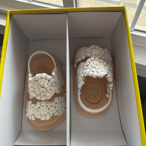 Baby girl sandals - Picture 2 of 5